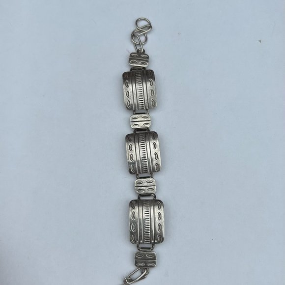 Vintage JP Sterling Silver Marquise Repousse Panel Link Bracelet 7" L, 30 Grams - Picture 3 of 15